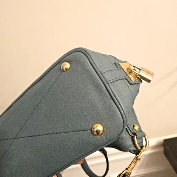 Louis Vuitton Mahina Cirrus PM Tote in Blue – Strap, Lock & Key, Dustbag, COA - Picture 15 of 16